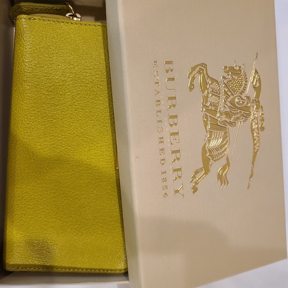 Burberry Wallet - Picture 5 of 9